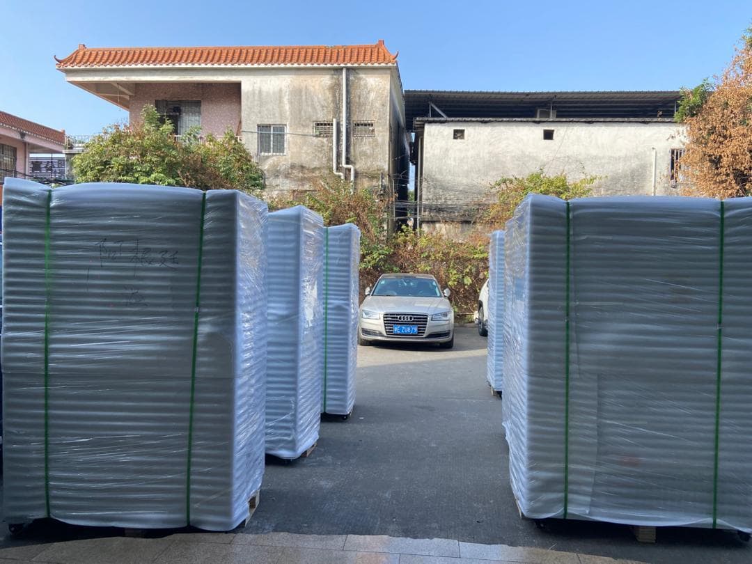 Máquinas embaladas en la planta, listas para su despacho